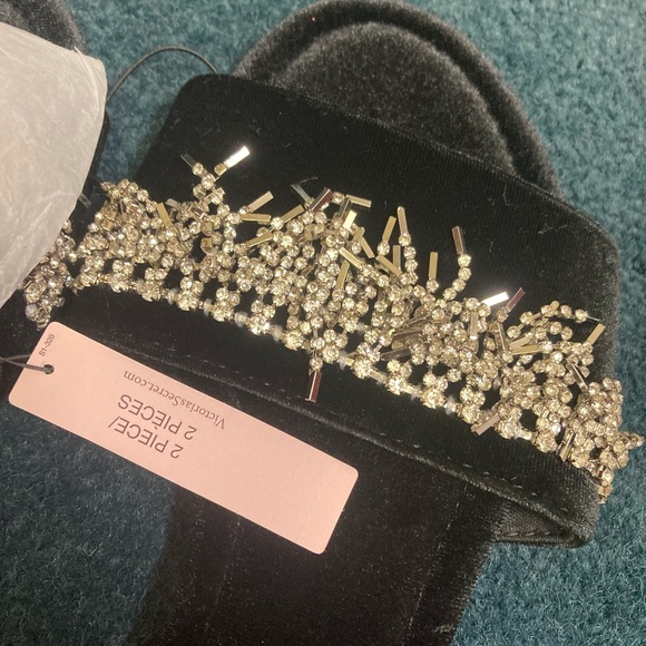 Victoria’s Secret Fringe Rhinestones Velvet Slides Black Small - Picture 6 of 7